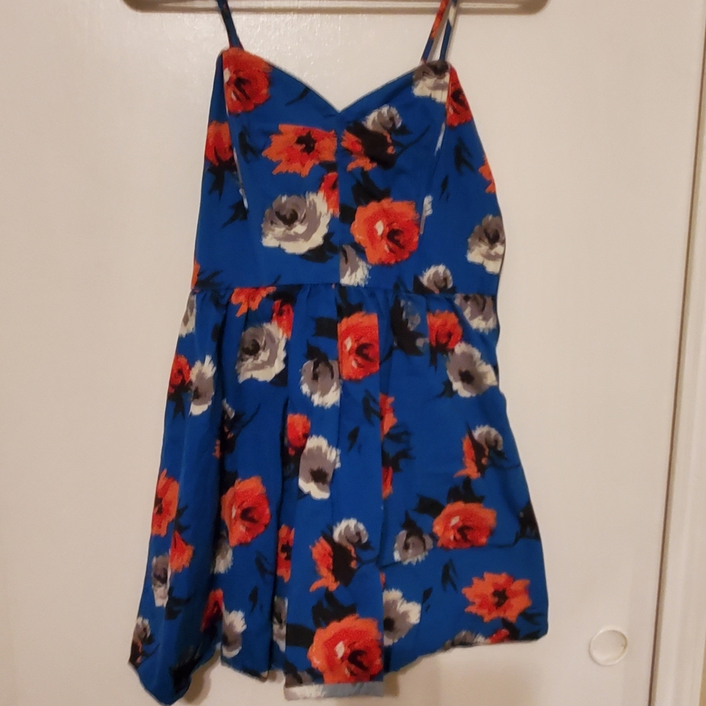 Short dress